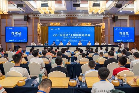 后卫韦斯利-福法纳继续接受康复计划，并进行了轻度慢跑。